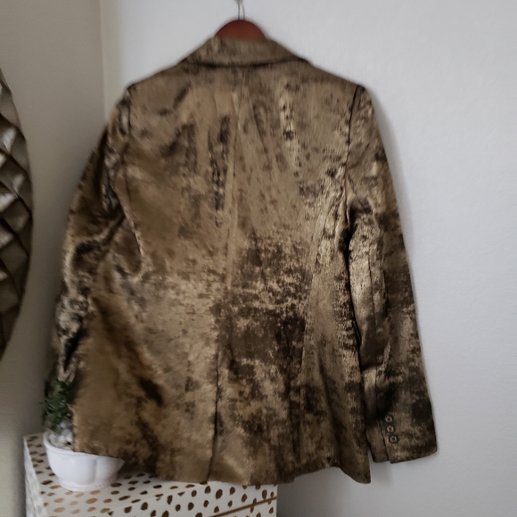 Blazer - Picture 2 of 3